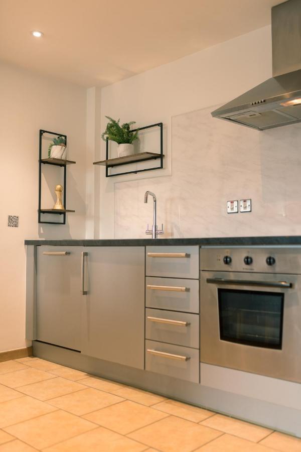 Sidemersey Livings- Convenient And Central 2-Bedroom Haven In L1 Liverpool Luaran gambar
