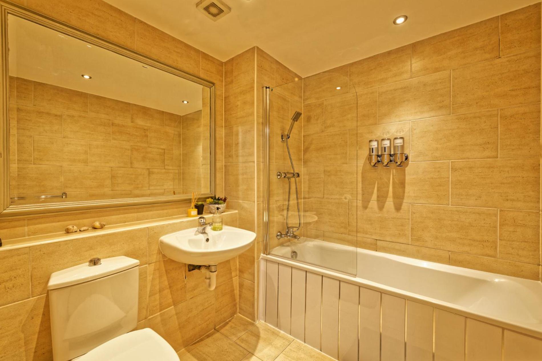 Sidemersey Livings- Convenient And Central 2-Bedroom Haven In L1 Liverpool Luaran gambar